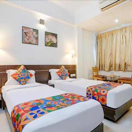 Gandharva Residency Swargate Hotel Пюн Екстериор снимка