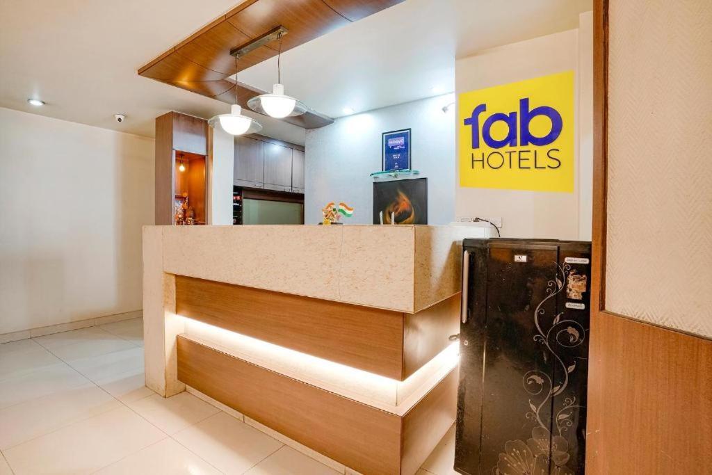 Gandharva Residency Swargate Hotel Пюн Екстериор снимка