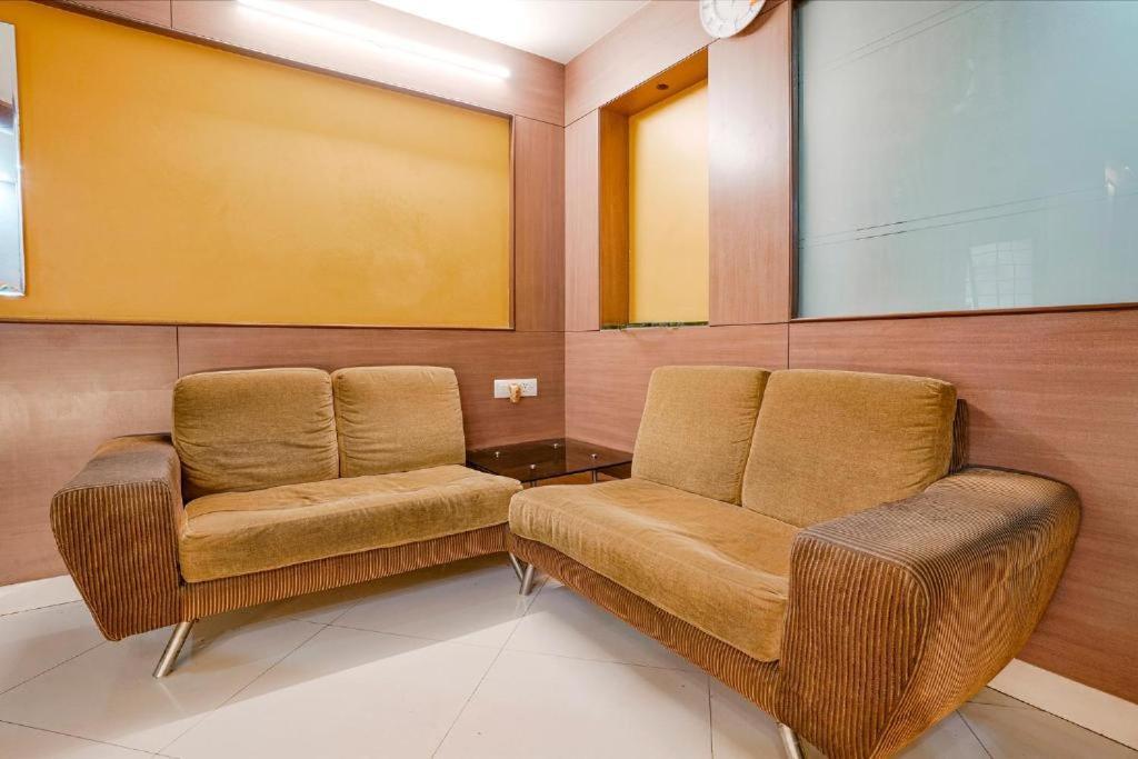 Gandharva Residency Swargate Hotel Пюн Екстериор снимка